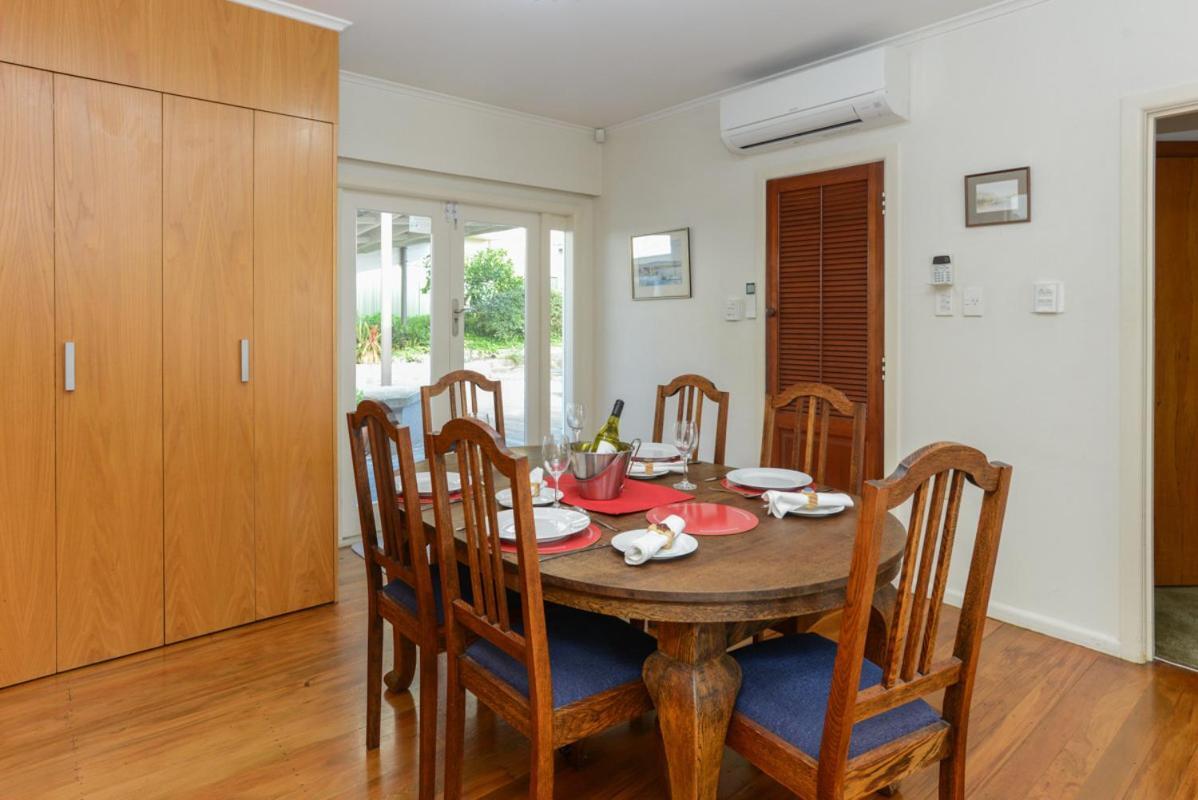 Breakwater Cottage - Napier Holiday Home Exterior photo